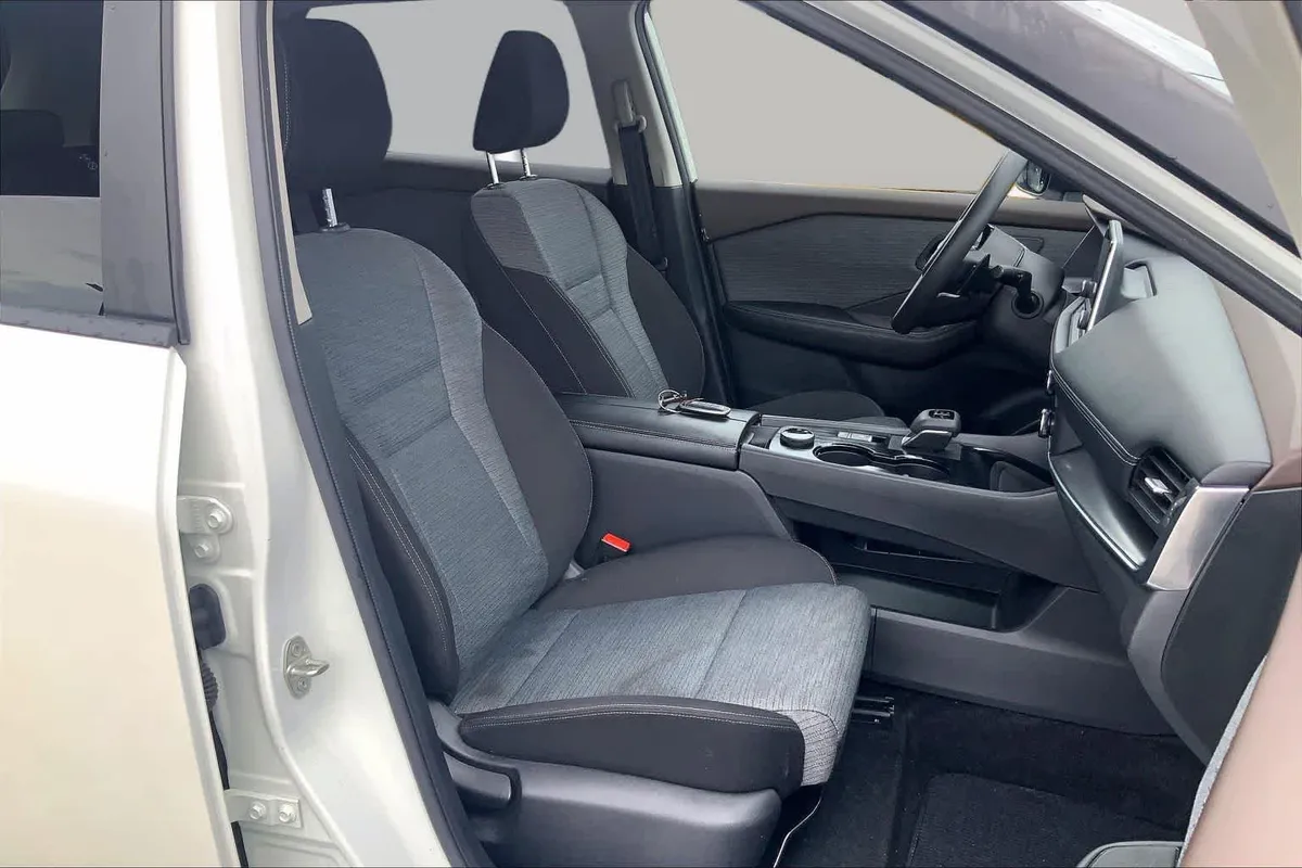 2023 Nissan Rogue SV thumbnail 9