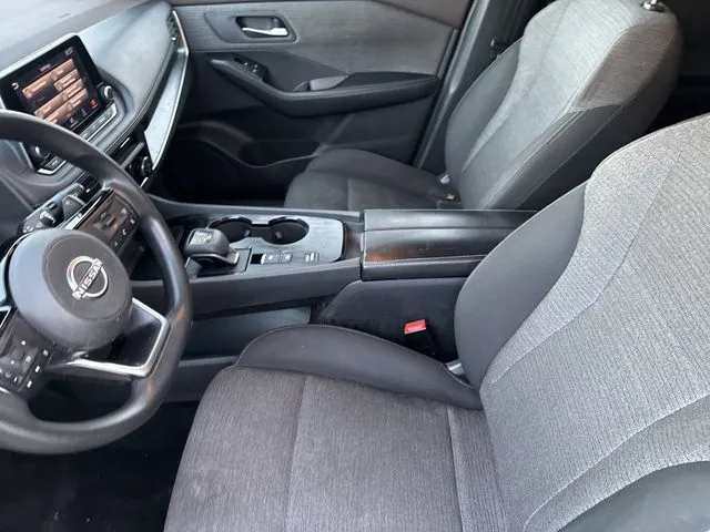 2023 Nissan Rogue SV thumbnail 11
