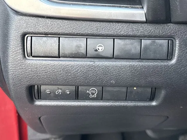 2023 Nissan Rogue SV thumbnail 27
