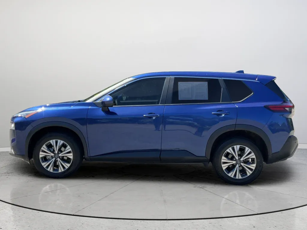 2023 Nissan Rogue SV thumbnail 10