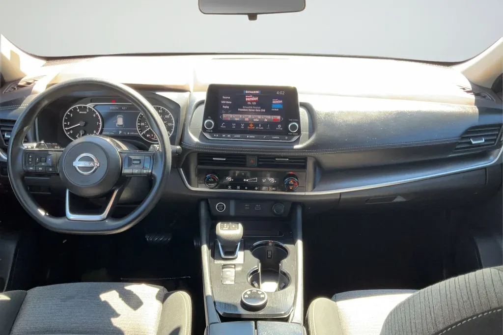 2023 Nissan Rogue SV thumbnail 12