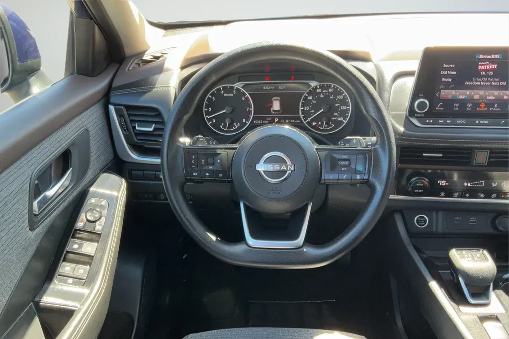 2023 Nissan Rogue SV thumbnail 15