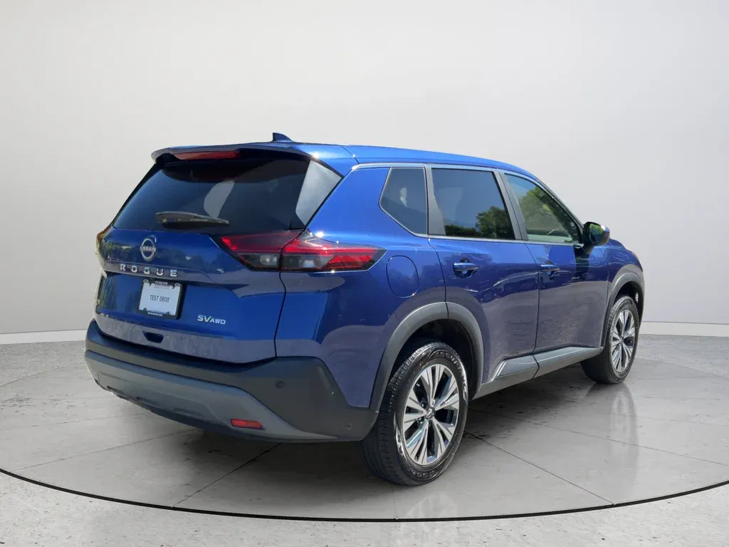 2023 Nissan Rogue SV thumbnail 7