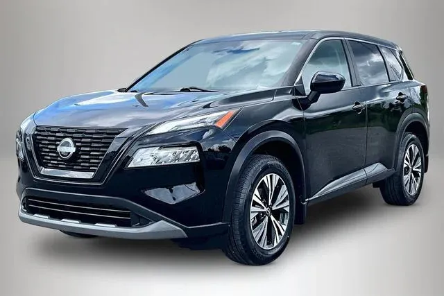 2023 Nissan Rogue SV thumbnail 2