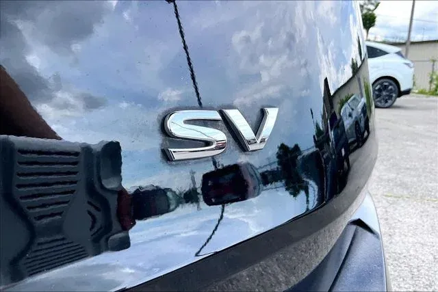 2023 Nissan Rogue SV thumbnail 21