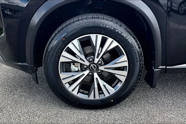 2023 Nissan Rogue SV thumbnail 29