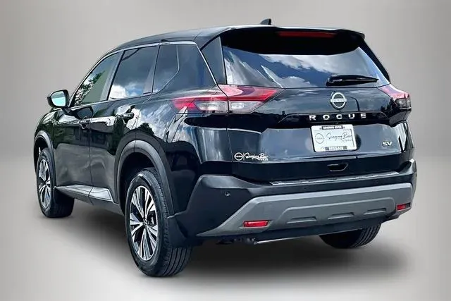 2023 Nissan Rogue SV thumbnail 4