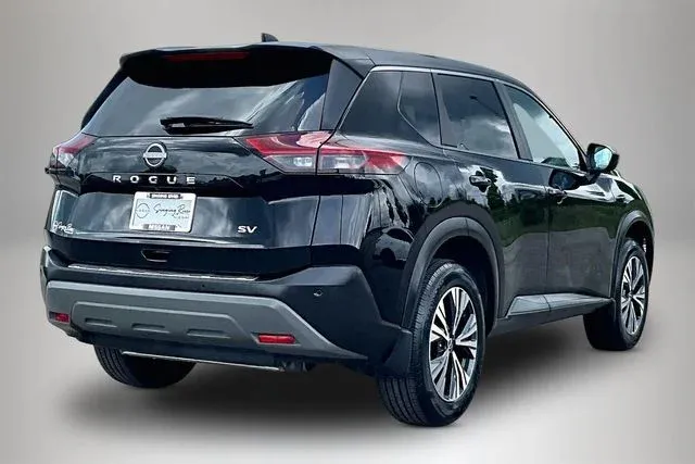 2023 Nissan Rogue SV thumbnail 5