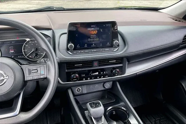2023 Nissan Rogue SV thumbnail 9
