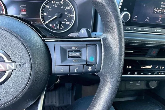 2023 Nissan Rogue SV thumbnail 11