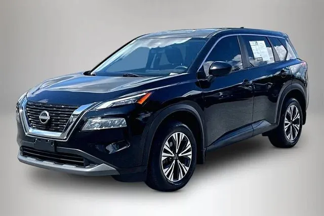2023 Nissan Rogue SV thumbnail 2