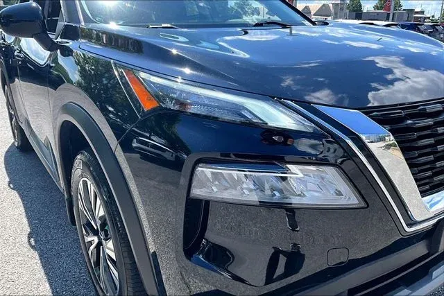 2023 Nissan Rogue SV thumbnail 27