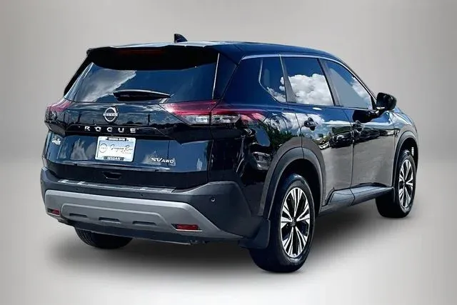 2023 Nissan Rogue SV thumbnail 5