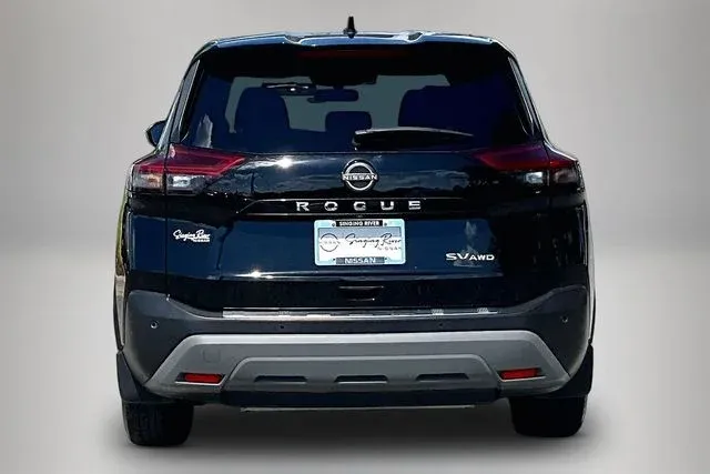 2023 Nissan Rogue SV thumbnail 6