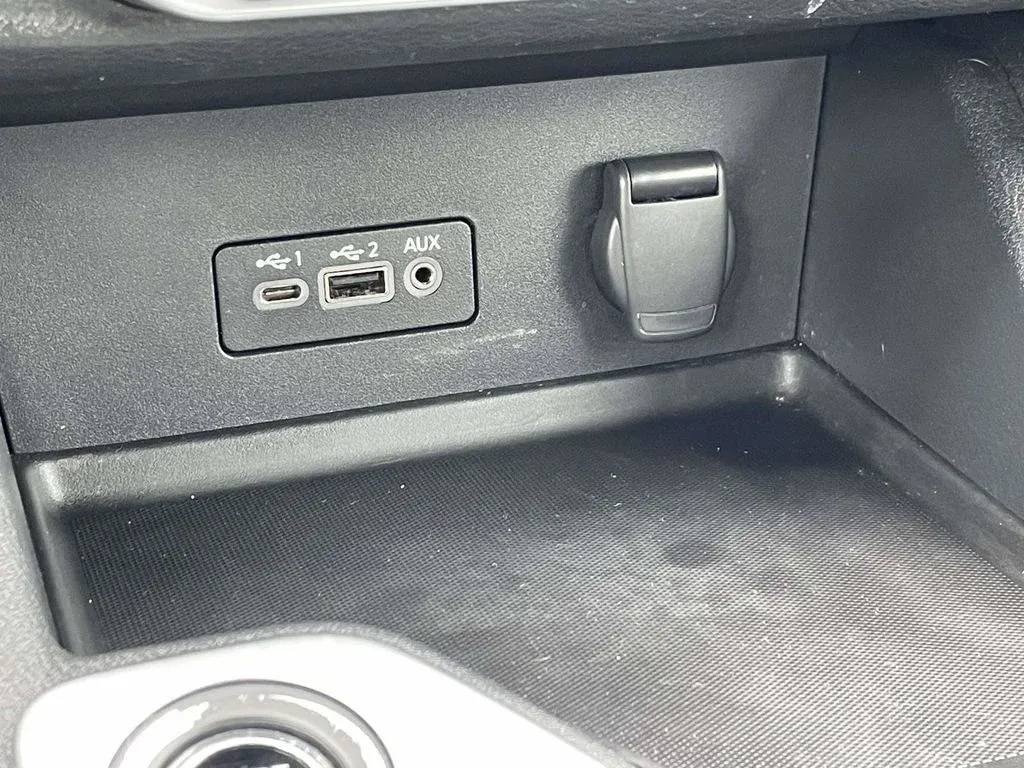 2023 Nissan Sentra SV thumbnail 18