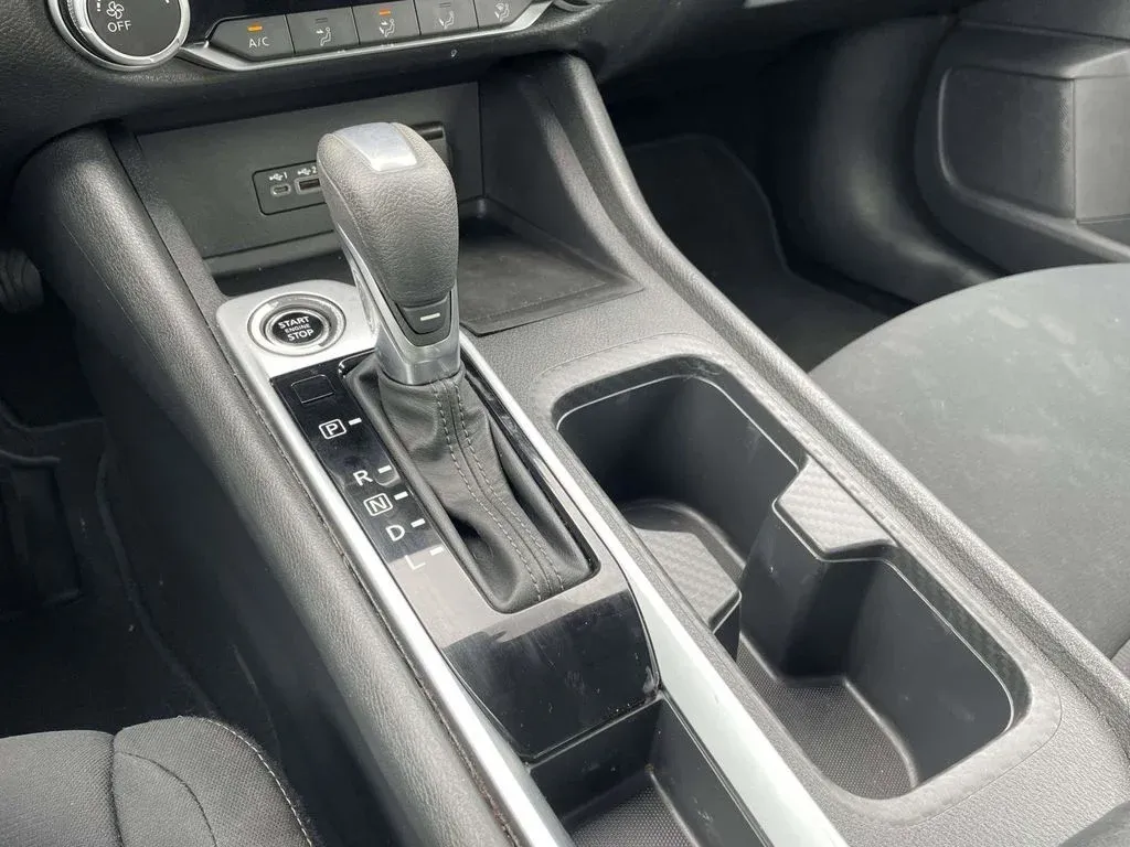2023 Nissan Sentra SV thumbnail 19