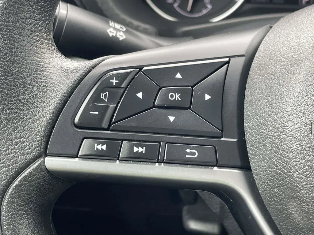 2023 Nissan Sentra SV thumbnail 21