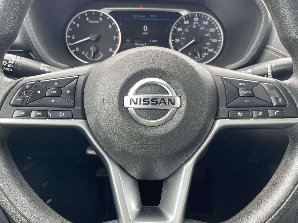 2023 Nissan Sentra SV thumbnail 23