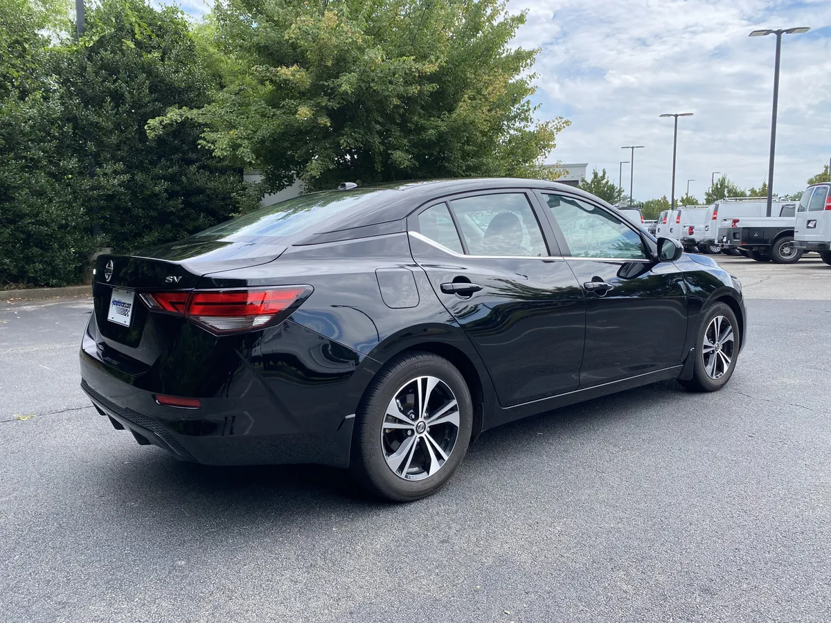 2023 Nissan Sentra SV thumbnail 8