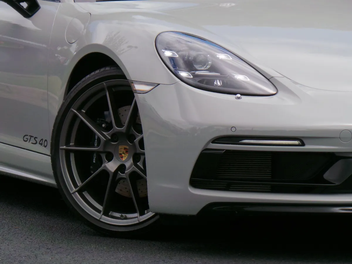 2023 Porsche 718 Cayman GTS 4.0 thumbnail 17