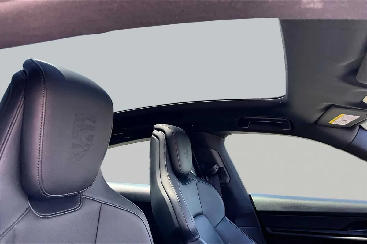 2023 Porsche Taycan thumbnail 12