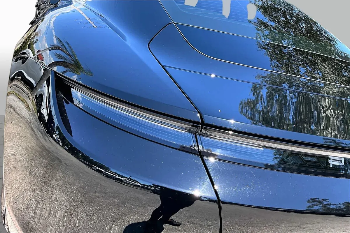 2023 Porsche Taycan thumbnail 27