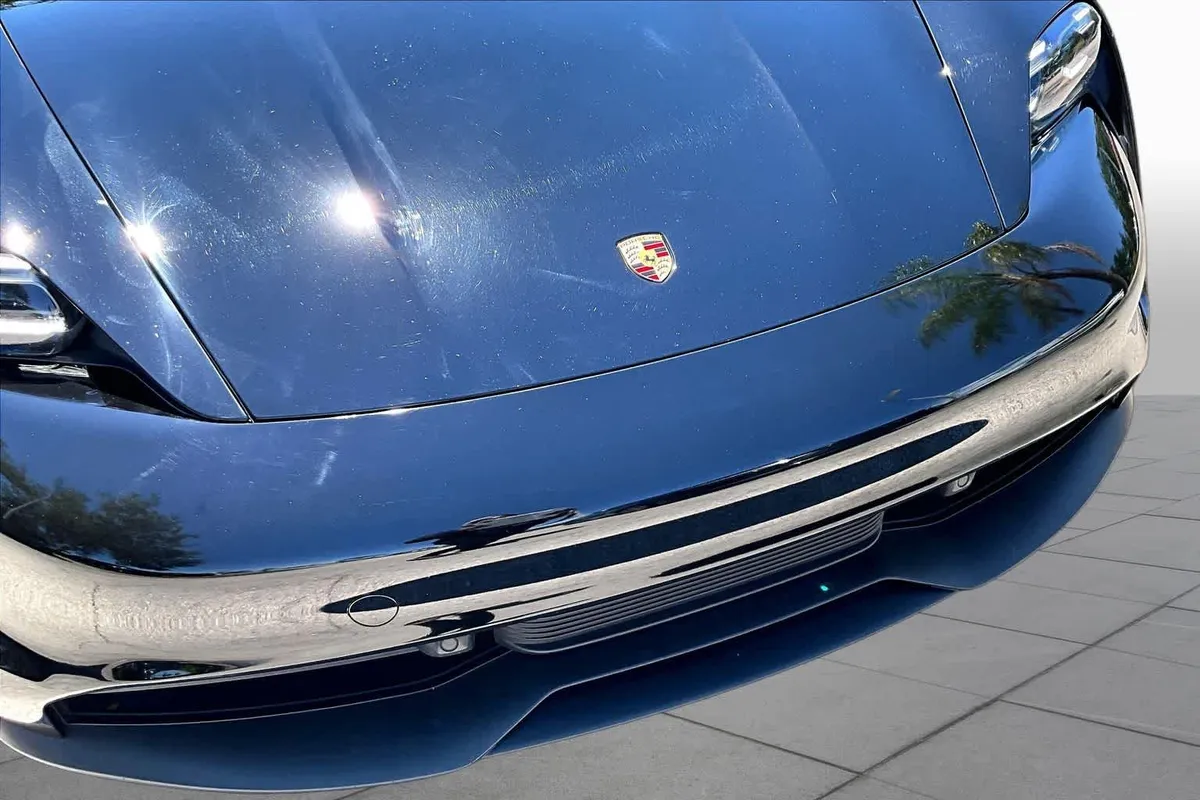 2023 Porsche Taycan thumbnail 28