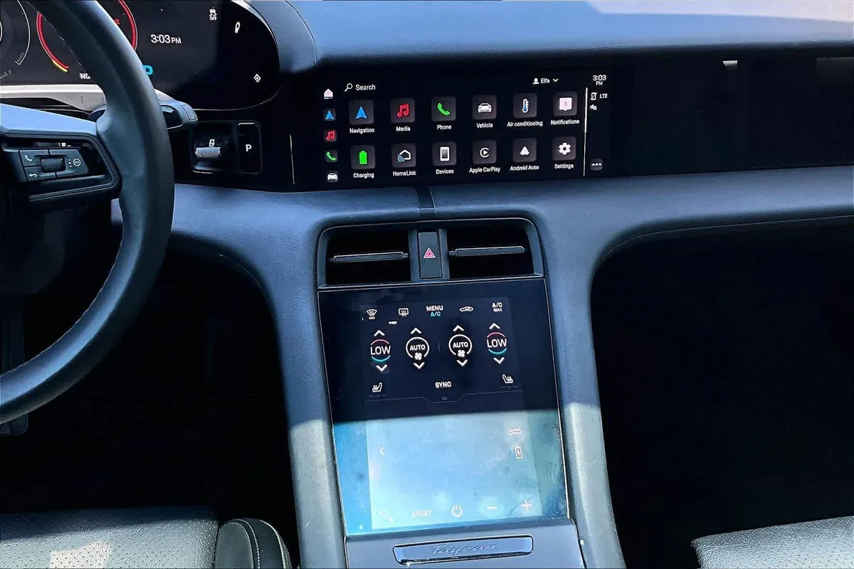 2023 Porsche Taycan thumbnail 6