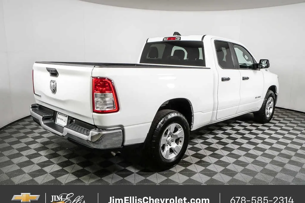 2023 Ram 1500 Big Horn thumbnail 3