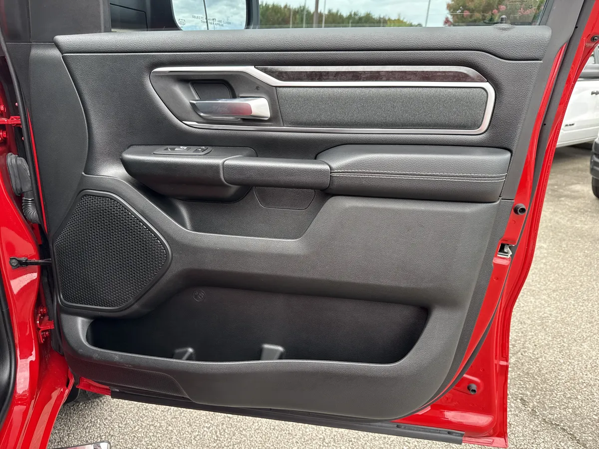 2023 Ram 1500 Big Horn thumbnail 15