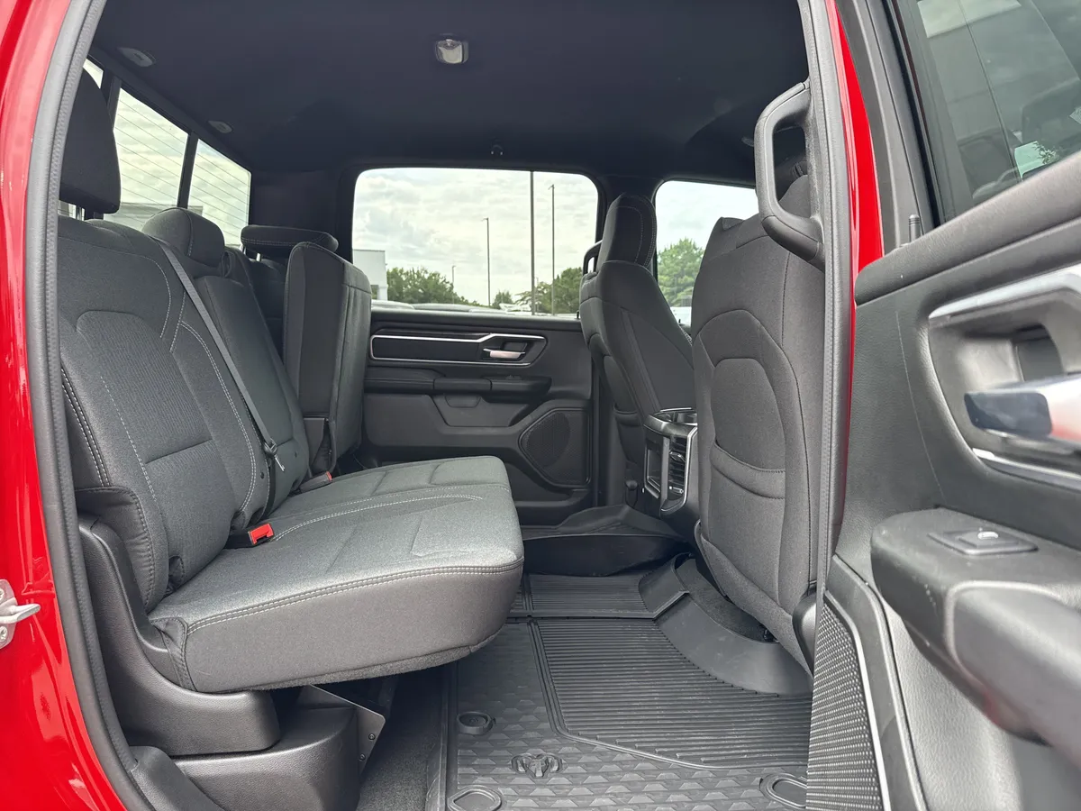 2023 Ram 1500 Big Horn thumbnail 16