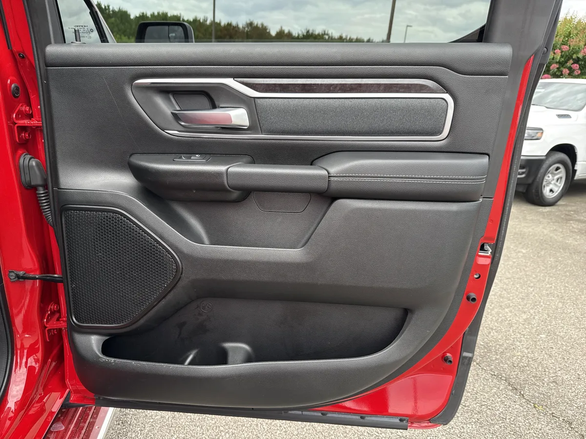 2023 Ram 1500 Big Horn thumbnail 17