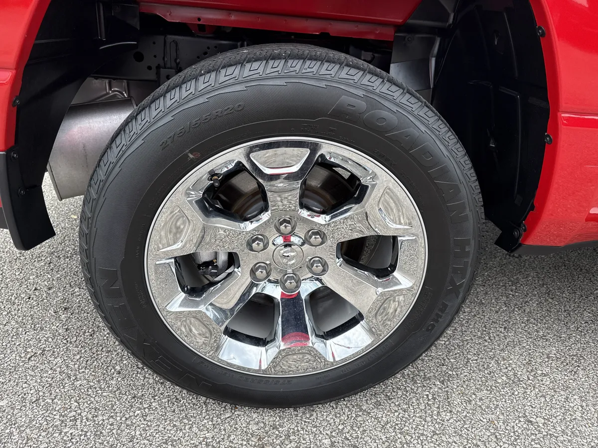 2023 Ram 1500 Big Horn thumbnail 18