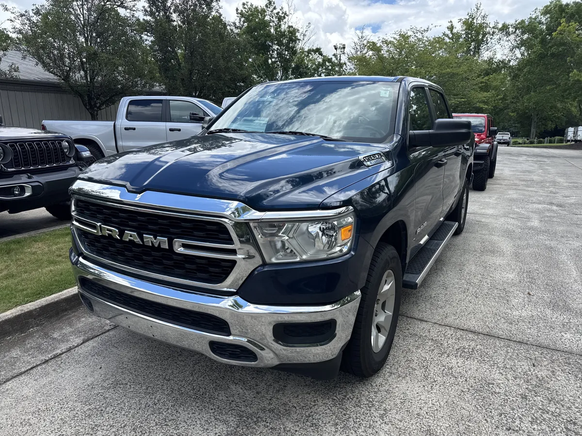 2023 Ram 1500 Big Horn thumbnail 3