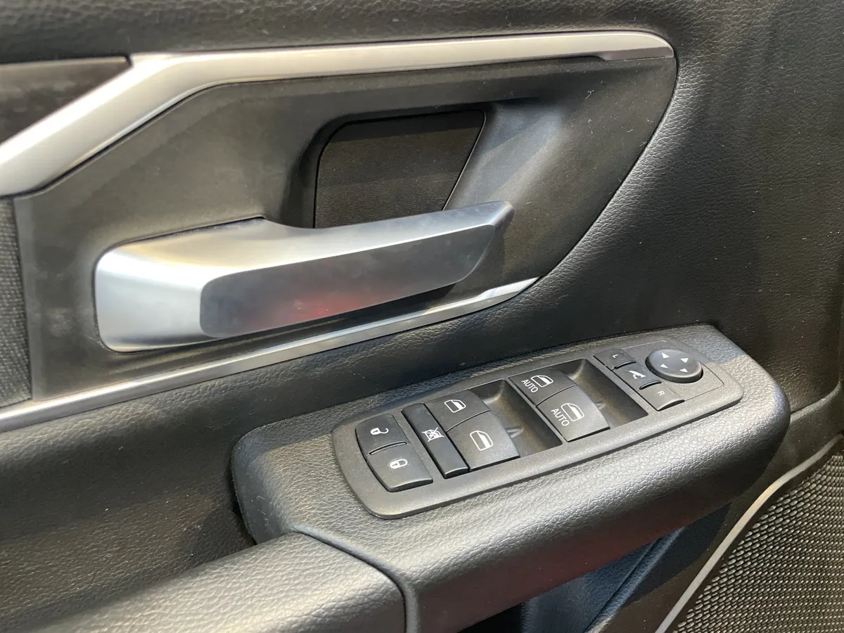 2023 Ram 1500 Big Horn thumbnail 14