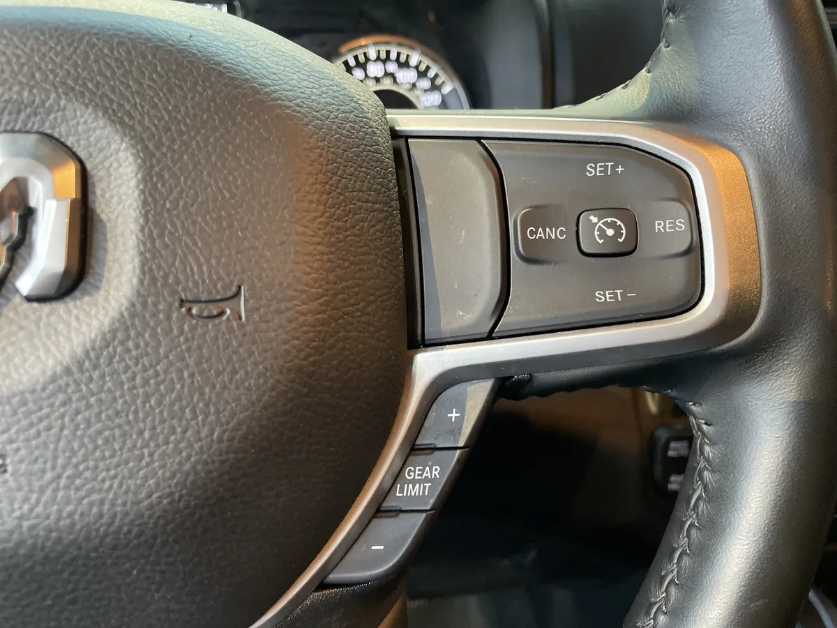 2023 Ram 1500 Big Horn thumbnail 19
