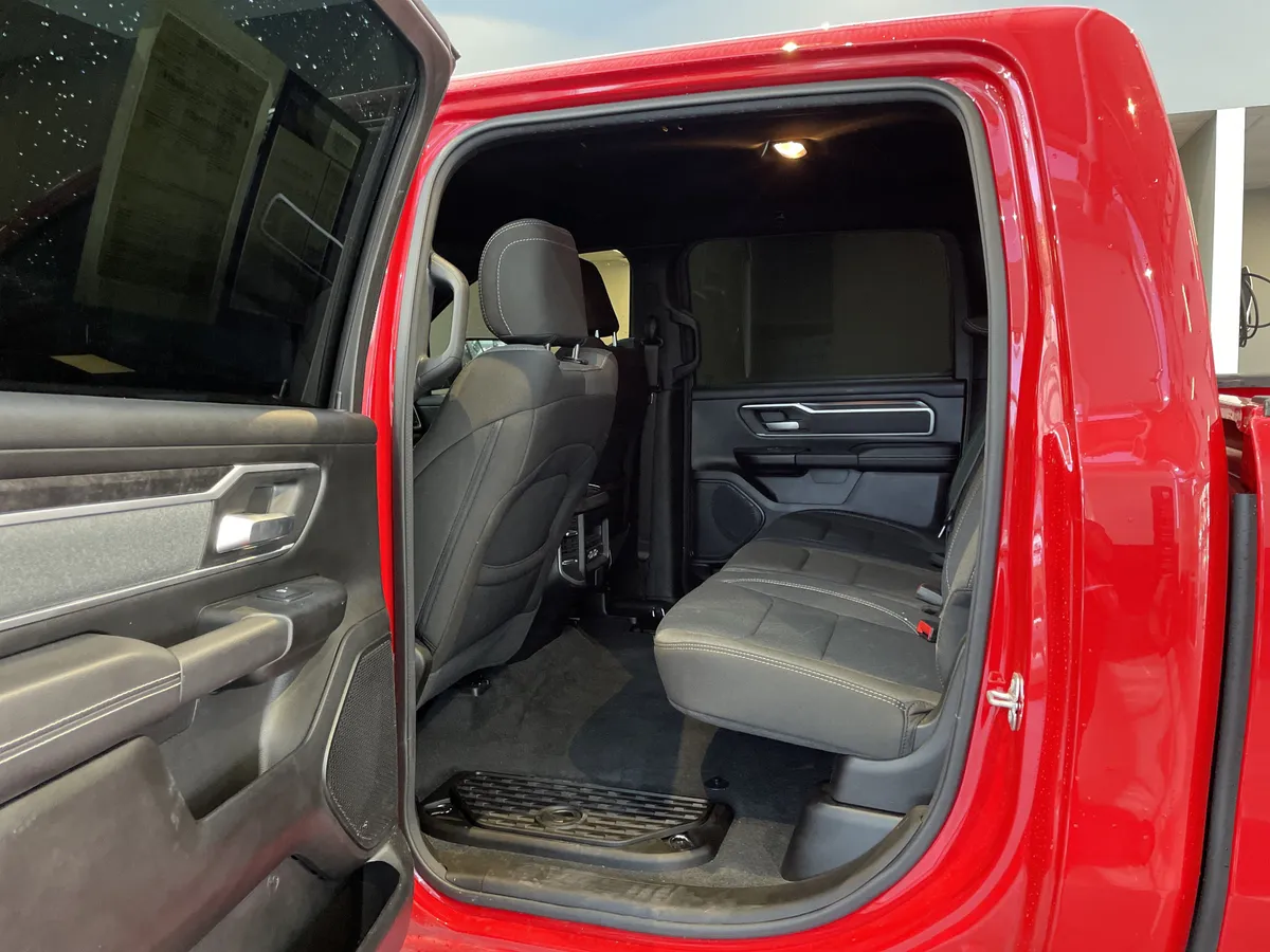 2023 Ram 1500 Big Horn thumbnail 30