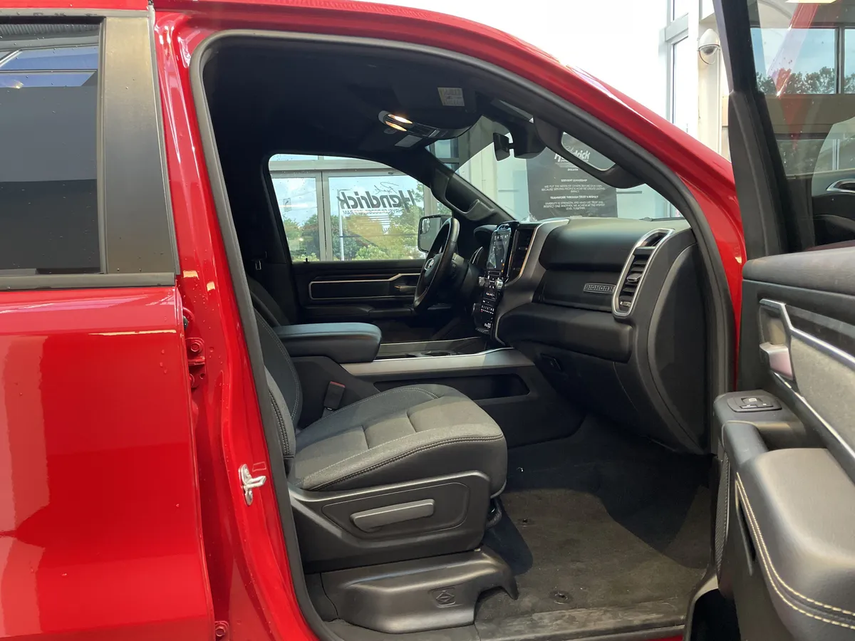 2023 Ram 1500 Big Horn thumbnail 34