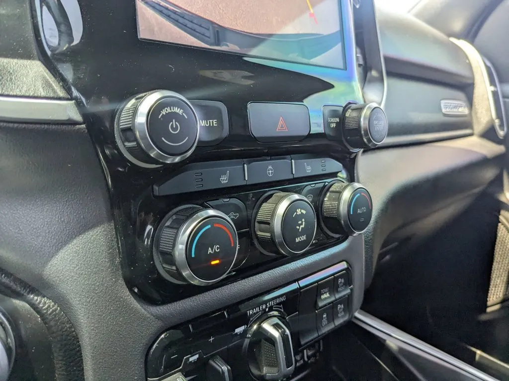 2023 Ram 1500 Big Horn thumbnail 18