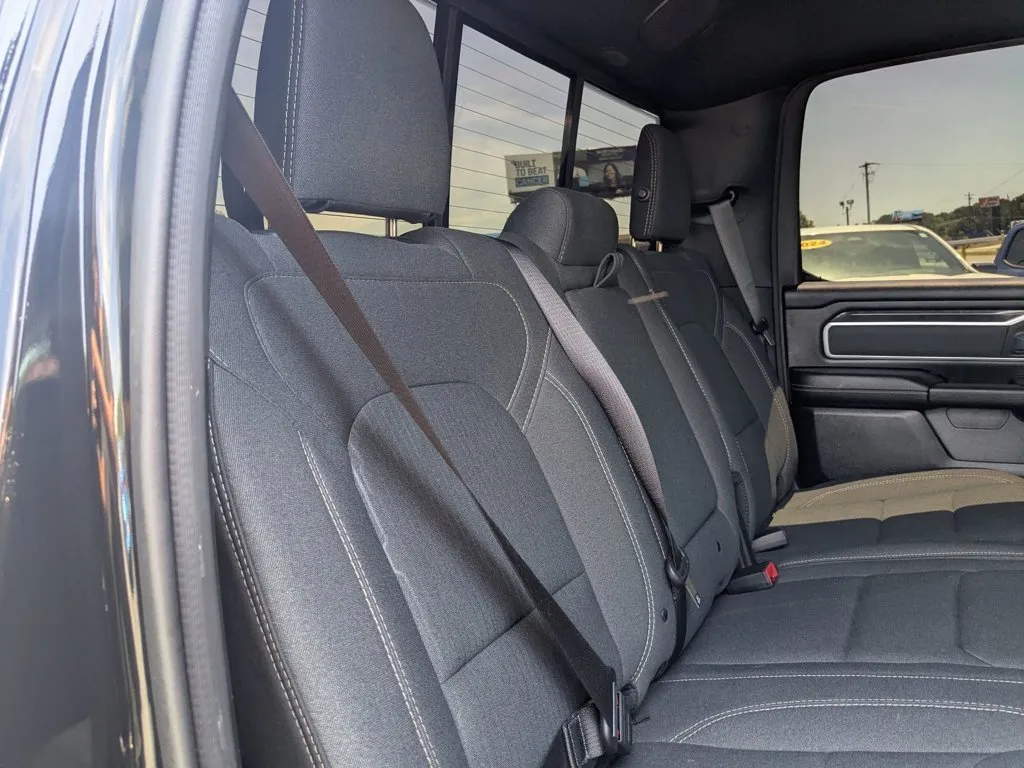 2023 Ram 1500 Big Horn thumbnail 25