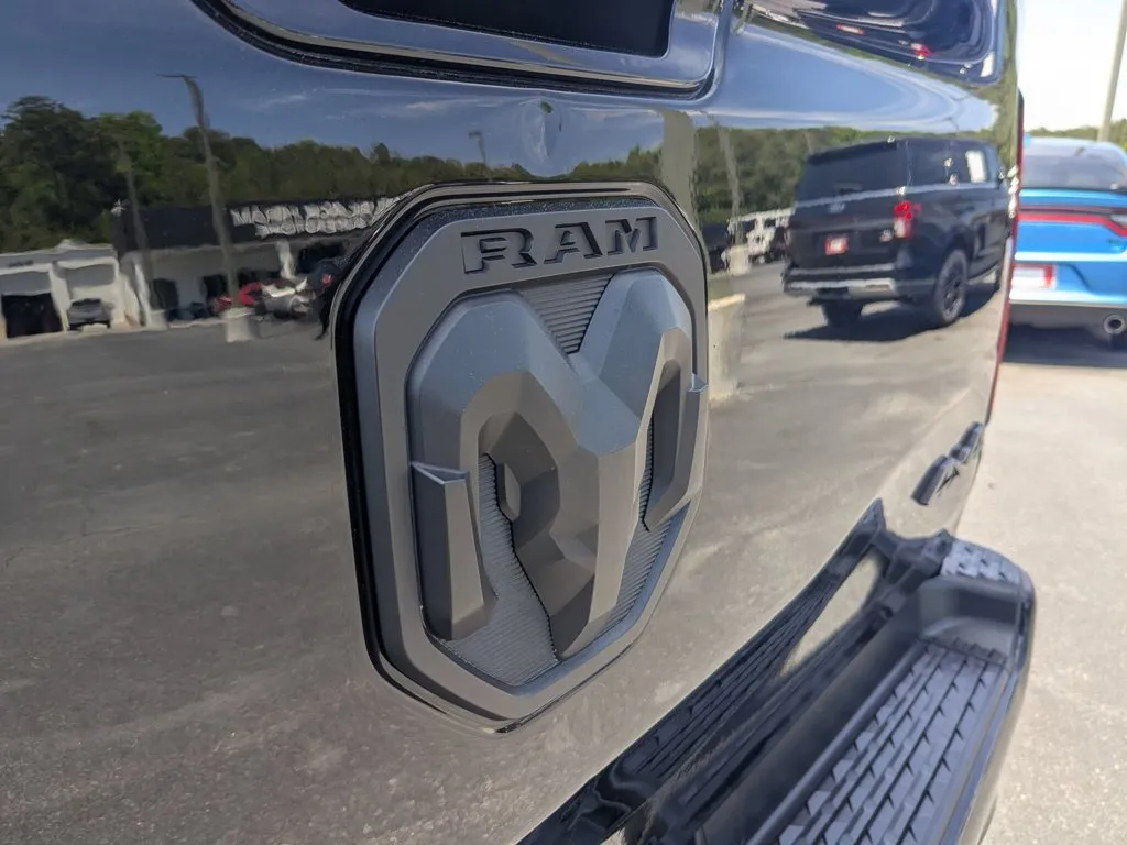 2023 Ram 1500 Big Horn thumbnail 28