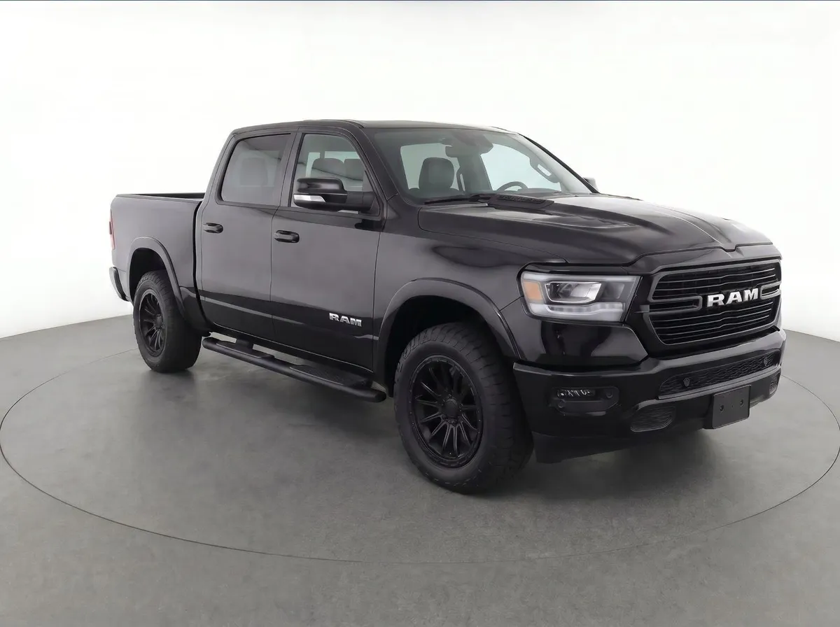 2023 Ram 1500 Laramie thumbnail 2