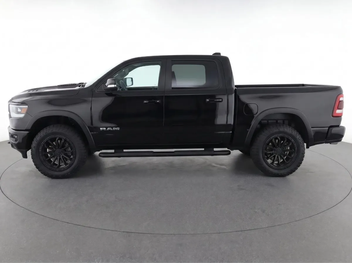 2023 Ram 1500 Laramie thumbnail 6