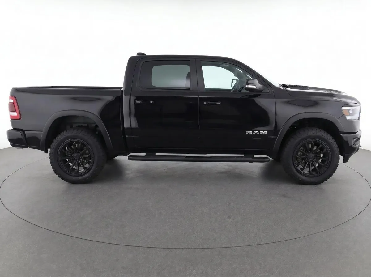 2023 Ram 1500 Laramie thumbnail 8
