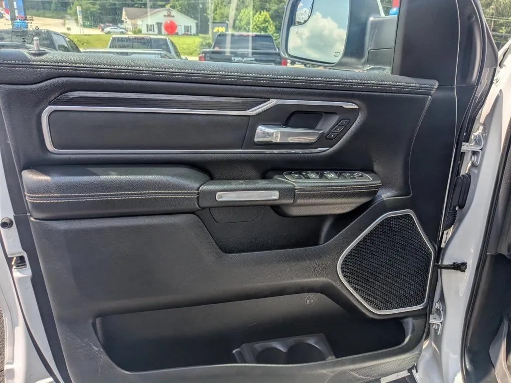 2023 Ram 1500 Laramie thumbnail 11