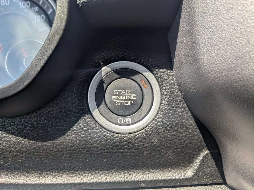 2023 Ram 1500 Laramie thumbnail 19