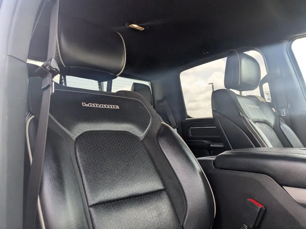 2023 Ram 1500 Laramie thumbnail 23