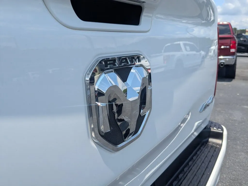 2023 Ram 1500 Laramie thumbnail 25
