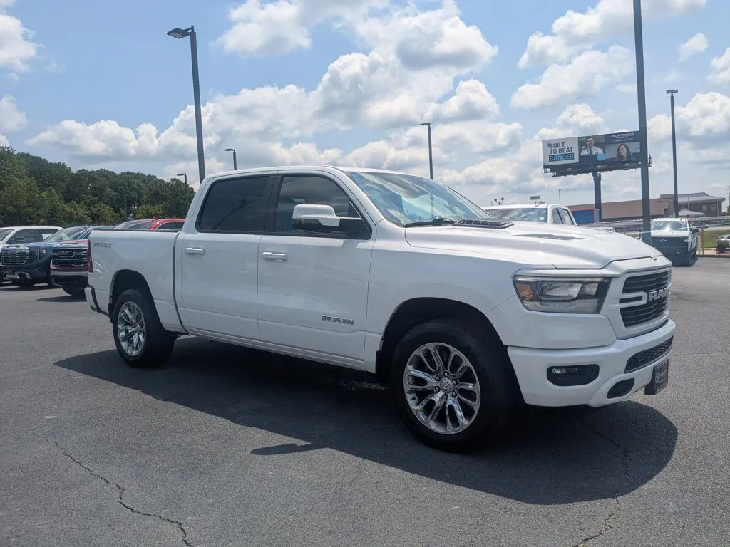 2023 Ram 1500 Laramie thumbnail 3