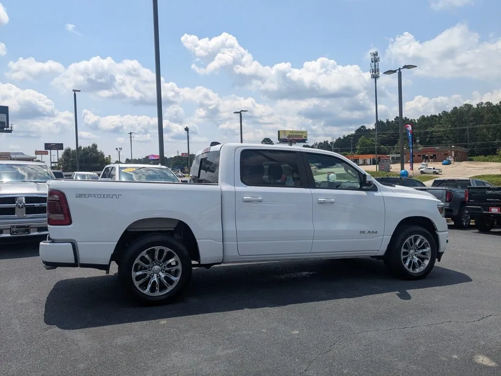 2023 Ram 1500 Laramie thumbnail 4